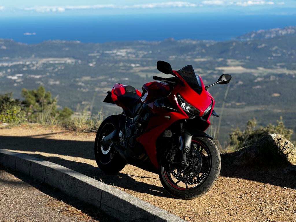 Moto Honda CBR 650 R, Échappement sport, Plus de 35 kW, Permis Moto A2 minimum, 4 cylindres