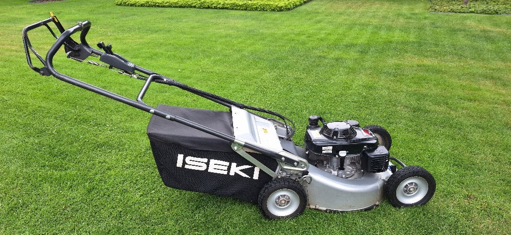 Iseki SW8210BHAE4HD, Ophalen, Cirkelmaaier, Gebruikt, Versnellingen