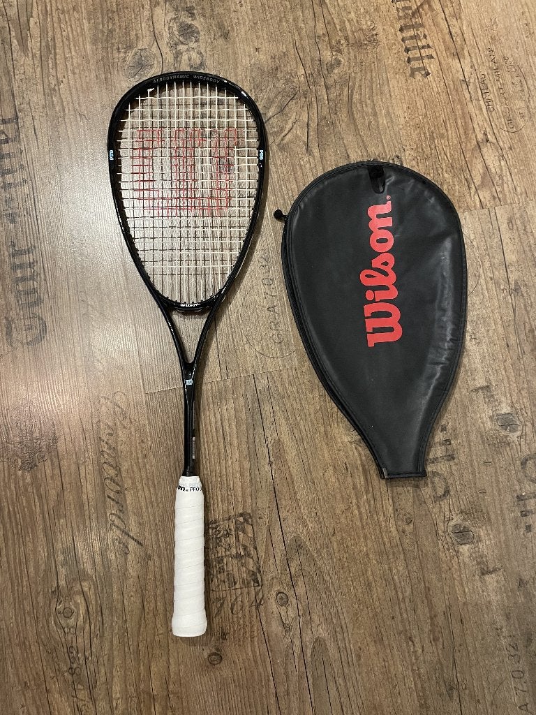 Wilson Aero High Beam Squash Racket met Hoes, Sport en Fitness, Ophalen of Verzenden, Zo goed als nieuw, Racket, Met hoes
