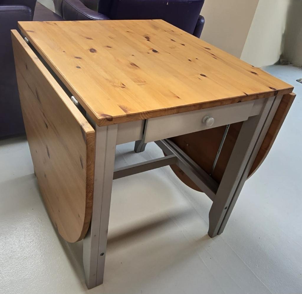 Table  pliante avec tiroir, Maison & Meubles