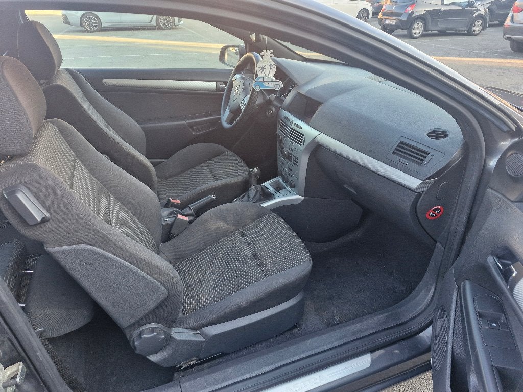 Opel astra gtc 1.7dth 110cv, Auto's, Voorwielaandrijving, 4 zetels, 4 cilinders, Bedrijf