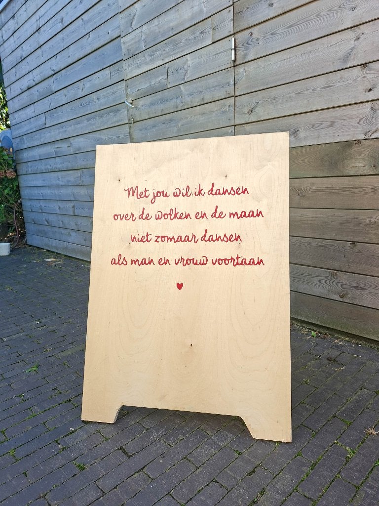 Houten trouw-/welkomstbord (A-vorm) - incl. sticker op maat, Hobby en Vrije tijd, Feestartikelen, Ophalen, Zo goed als nieuw, Feestartikel