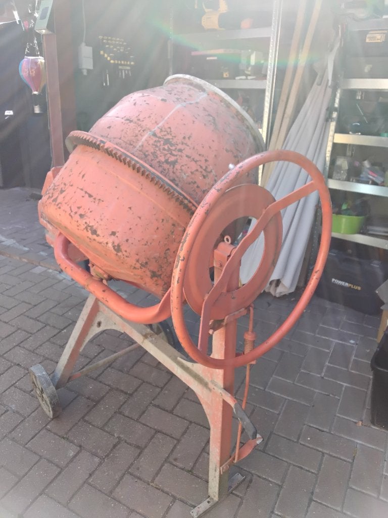 Beton molen, Enlèvement