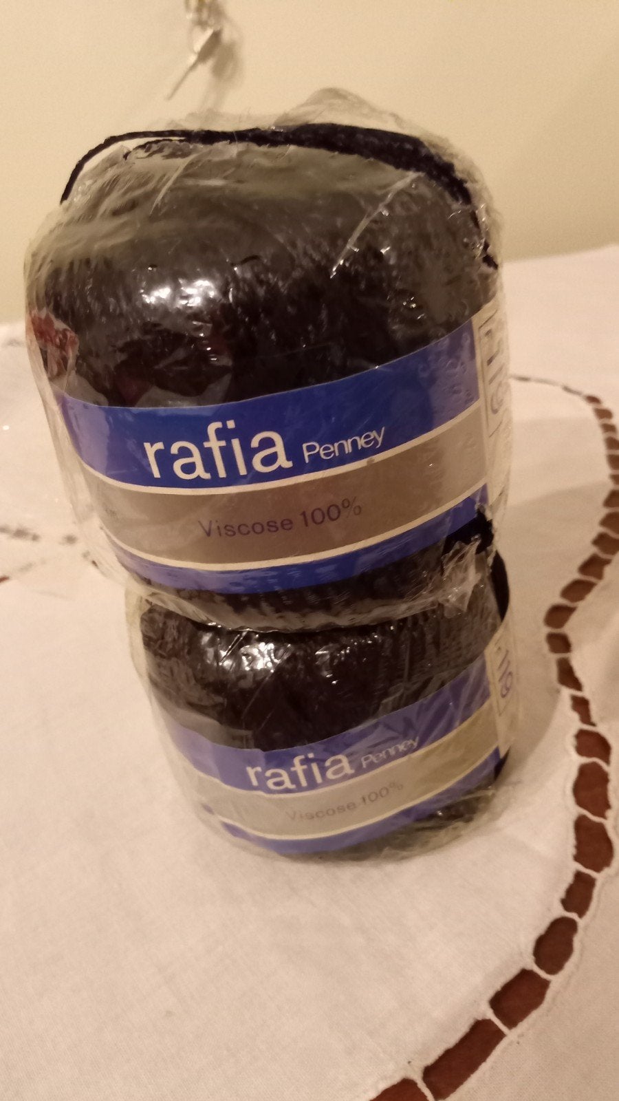 a v2 boules de rafia 100% viscose sarma noir emballé vinted, Hobby & Loisirs créatifs, Tricot & Crochet, Enlèvement ou Envoi, Comme neuf