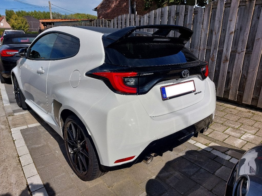 Toyota Yaris GR - Giacuzzo dakspoiler nieuw - zwarte lak, Ophalen, Achterklep, Voor, Nieuw