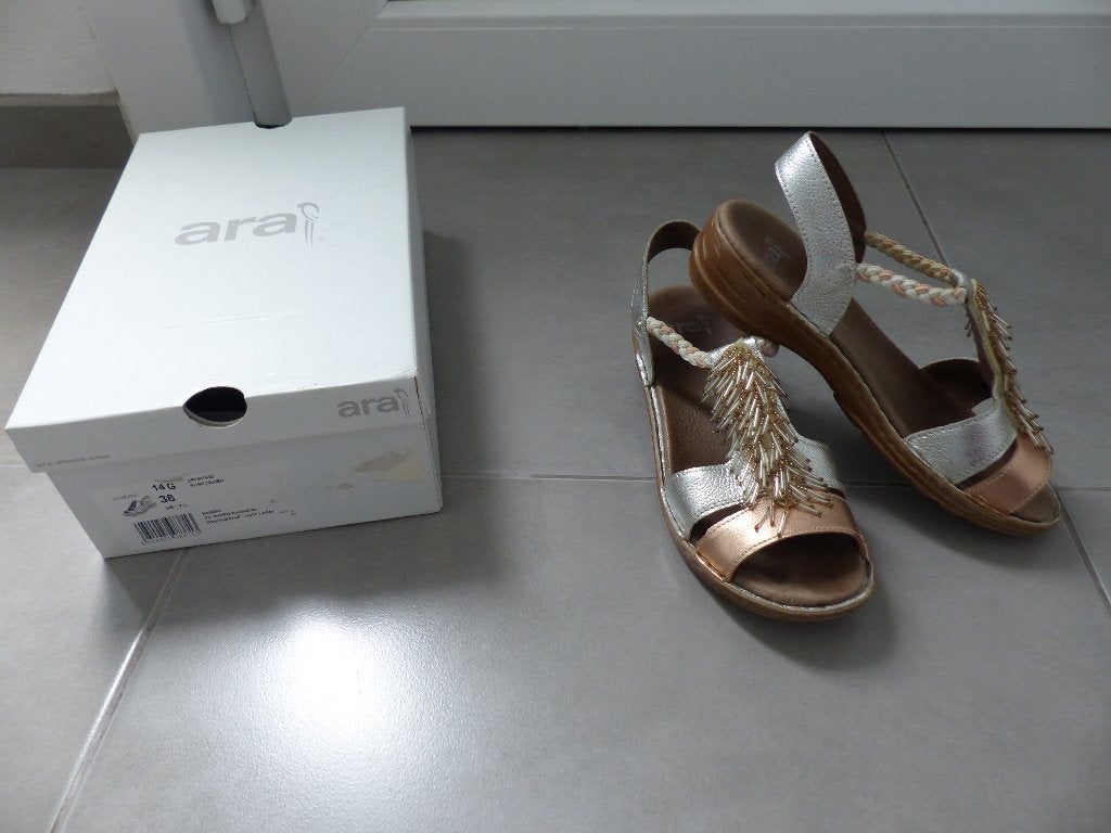 Sandales d'été pour femmes - Ara - Taille 38, Vêtements | Femmes, Chaussures, Enlèvement ou Envoi, Autres couleurs, Comme neuf