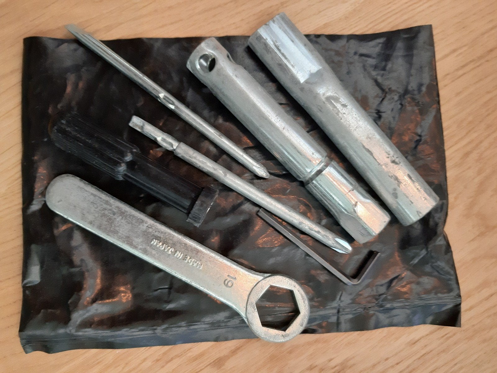 Gereedschap tools Suzuki voor onderweg, Motoren, Ophalen