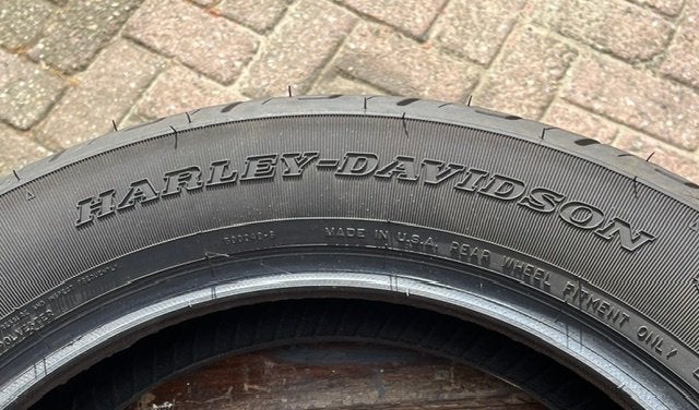 harley davidson achterband   ongeveer 850 km  goede staat, Motoren, Ophalen of Verzenden, Gebruikt