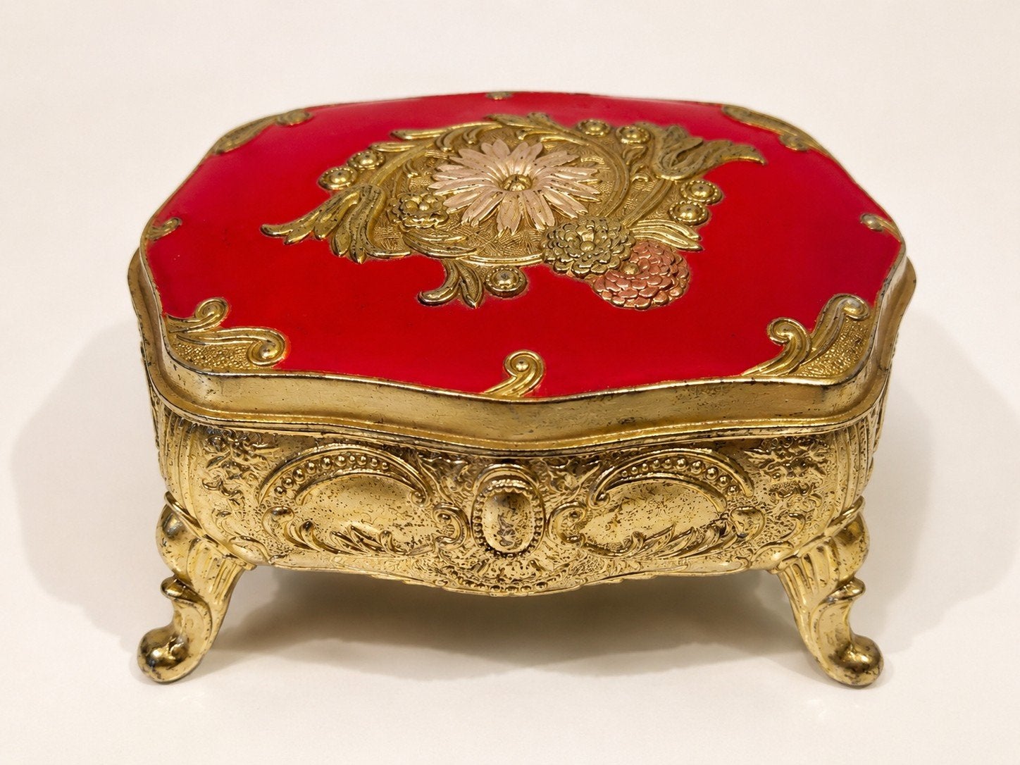 Vintage sieradendoosje met rood deksel en gouddecoratie, Antiek en Kunst, Curiosa en Brocante, Ophalen of Verzenden