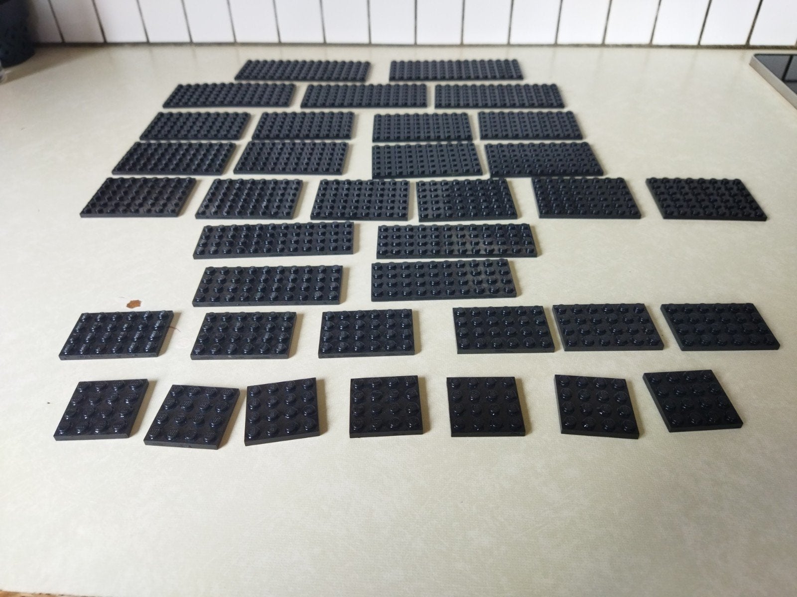 1 lot de 36 plaques noires lego, Enlèvement ou Envoi, Comme neuf, Plaque de base, Lego
