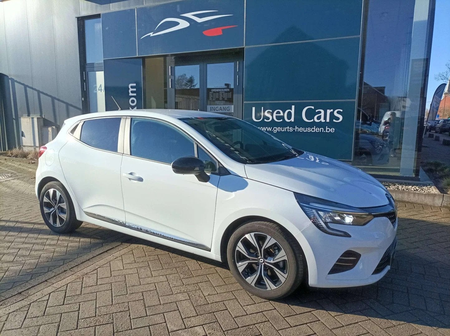 Renault Clio Clio Hybrid 1.6i E-TECH Techno (bj 2023), Auto's, Automaat, Stof, Gebruikt, 4 cilinders