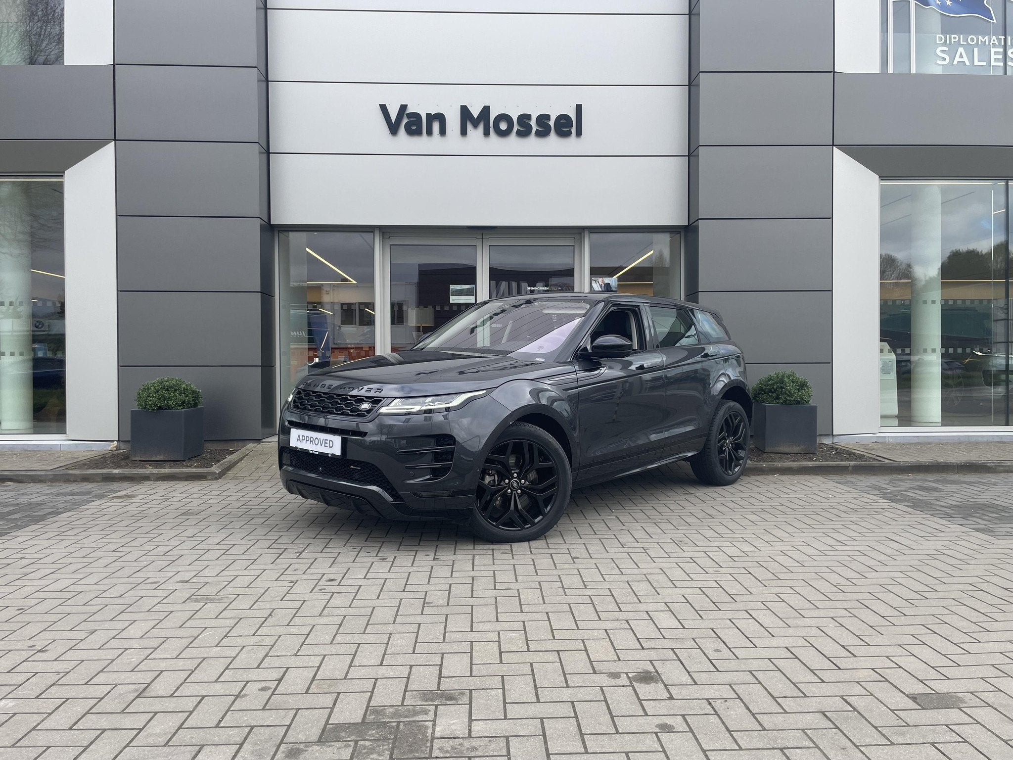 Land Rover Range Rover Evoque P300e R-Dynamic HSE, Cuir, Argent ou Gris, Achat, https://public.car-pass.be/vhr/67a5af0f-feb3-4d08-8415-3f4e21519d27