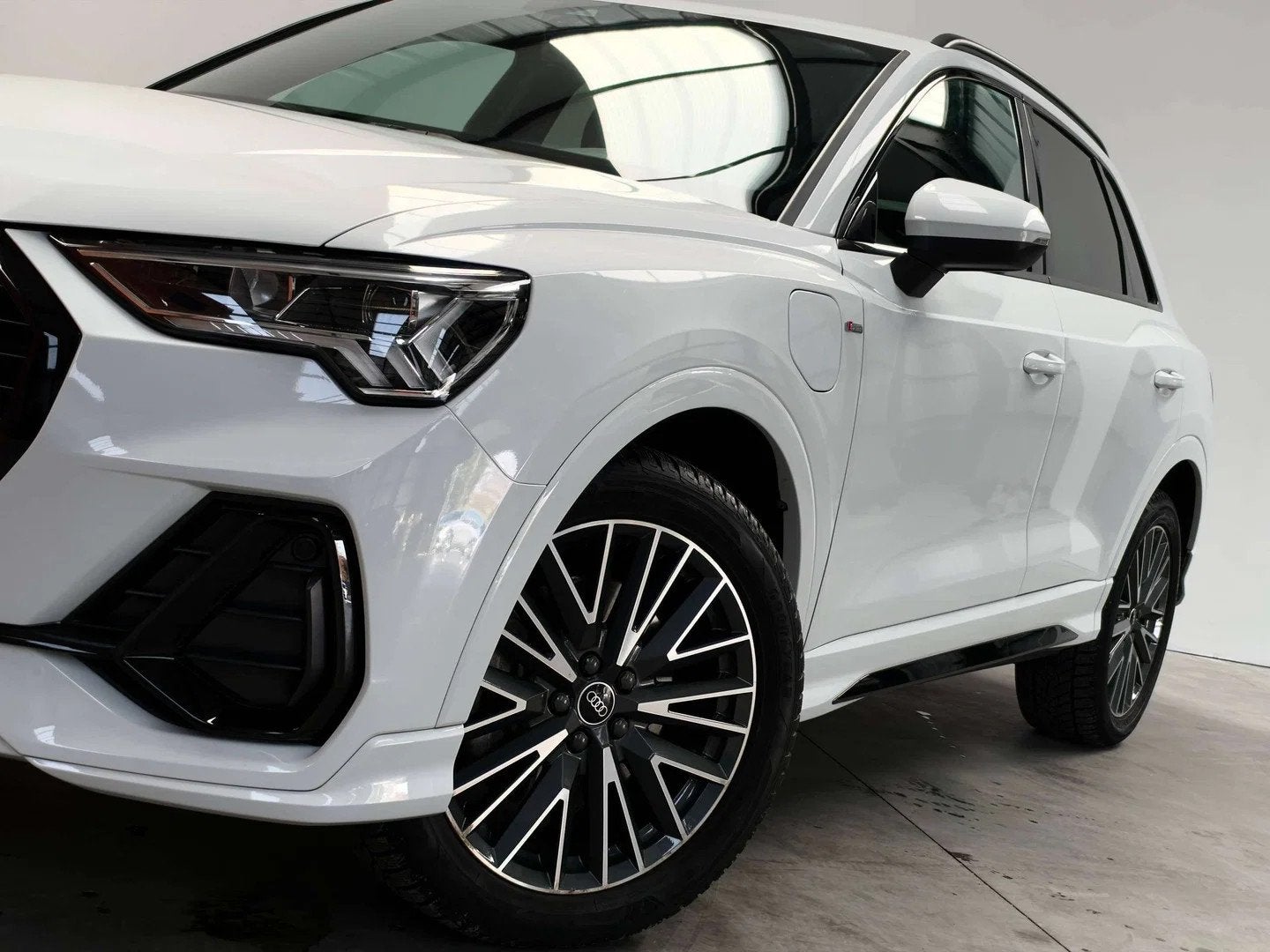 Audi Q3 1.4TFSI PHEV-FULL S-LINE-1ERPRO-COCKPIT-CARPLAY-GPS-, Autos, Achat, Euro 6, Entreprise, 5 portes