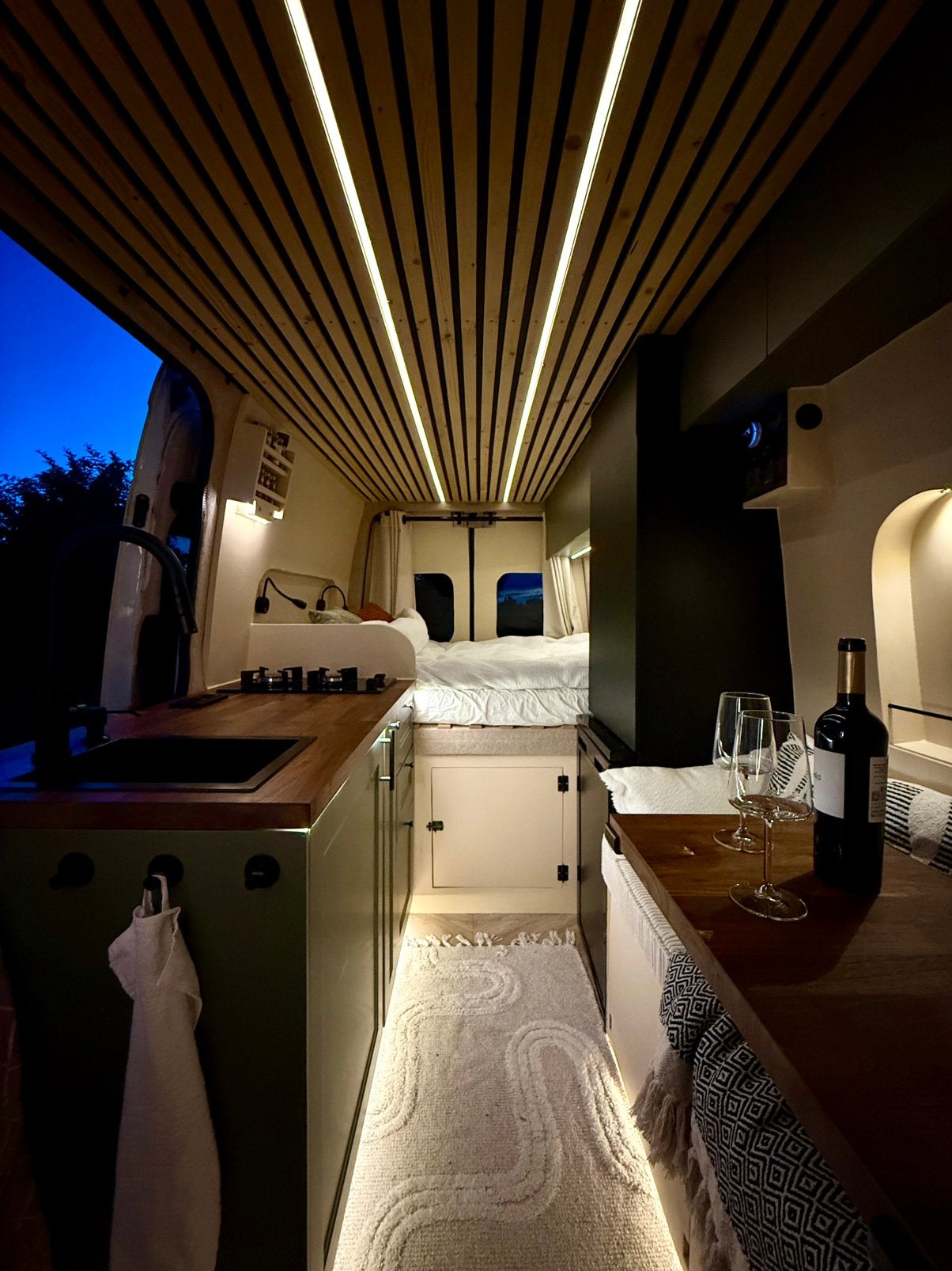 OFF-GRID VW CRAFTER L2H2, Caravanes & Camping, Camping-cars, Réfrigérateur, Autres marques, Jusqu'à 4 m, Diesel