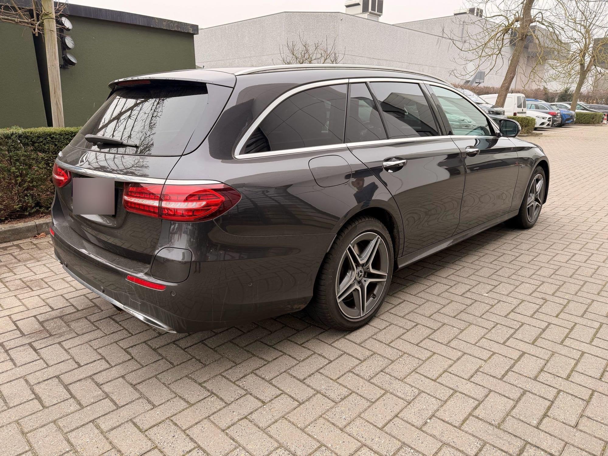 Mercedes-Benz E 300de Break AMG LINE + LEDER + BURMESTER + P, Auto's, Automaat, Gebruikt, 4 cilinders, 35 g/km