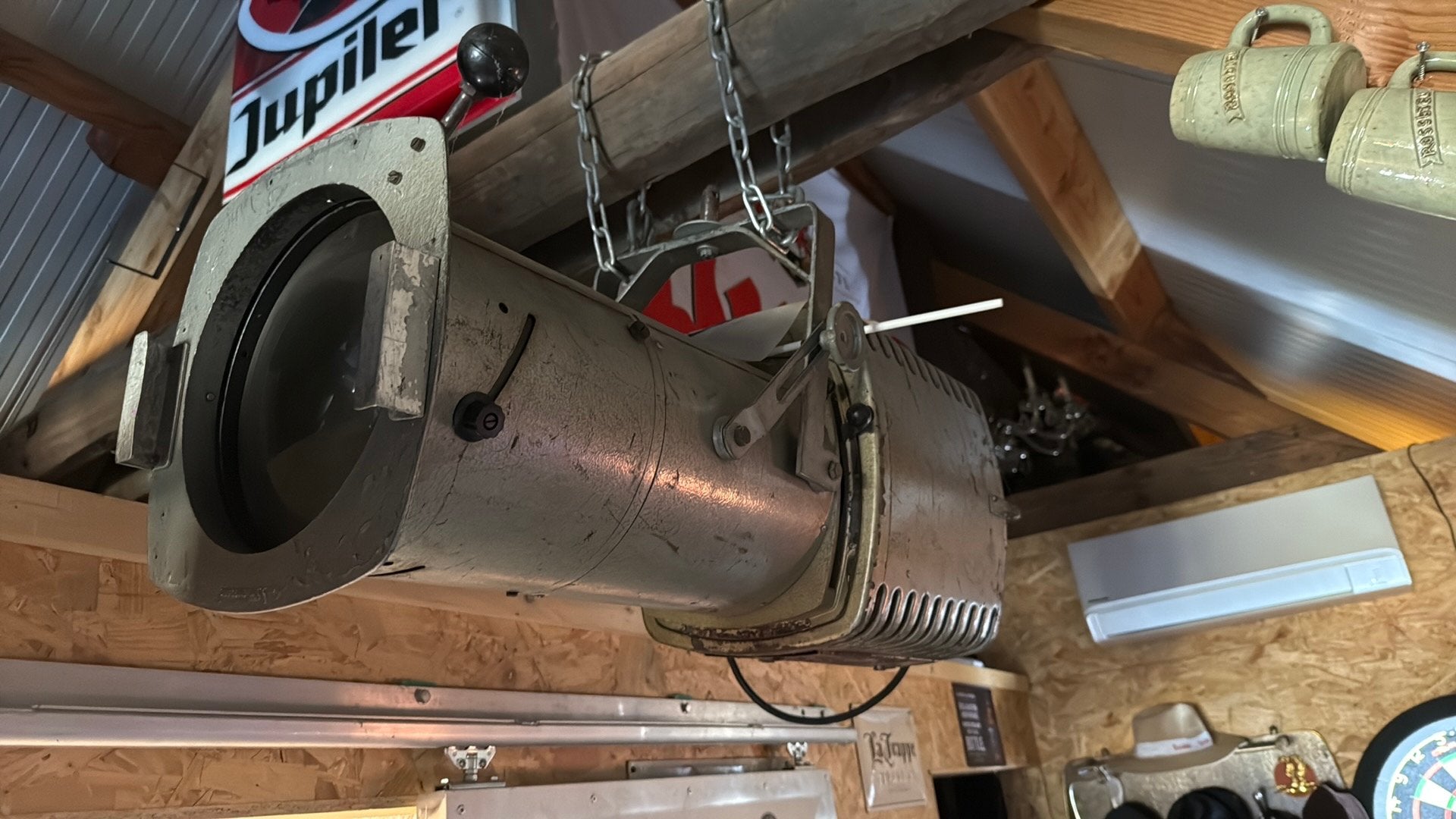Oude toneel verlichting  in goede werkende staat, Ophalen