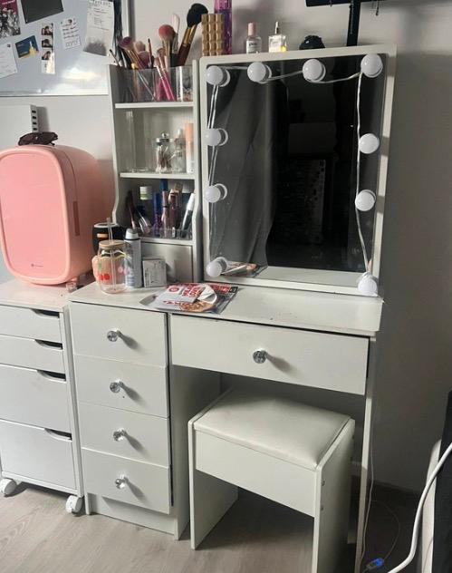 Vanity, makeup tafel. Inclusief stoel. Kaptafel, Ophalen, Zo goed als nieuw