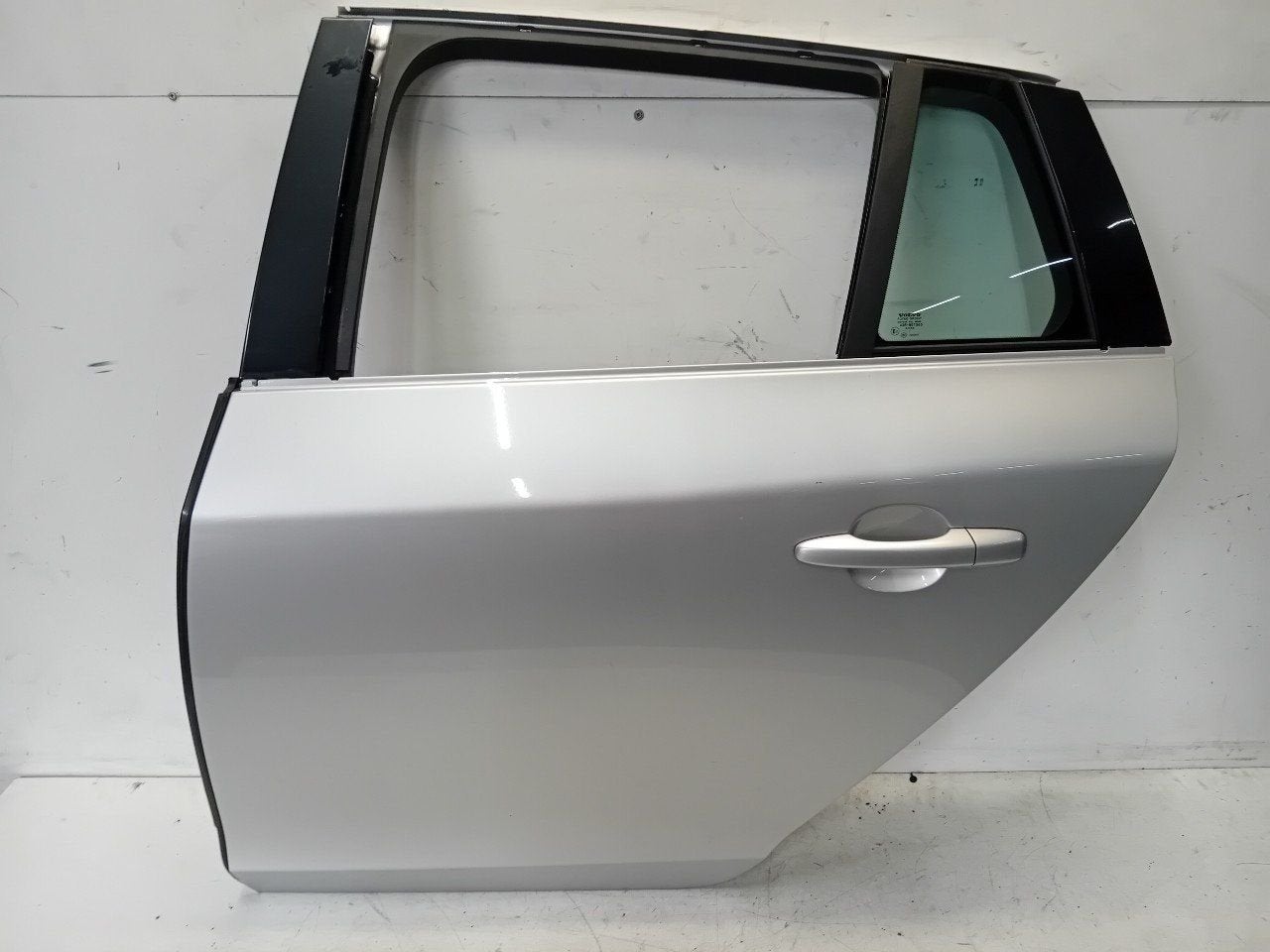 Portier links achter Volvo V60, Onderdelen@venauto.nl, Van der Ven Autorecycling B.V., Ettenseweg 76, 4706 PB Roosendaal, The Netherlands