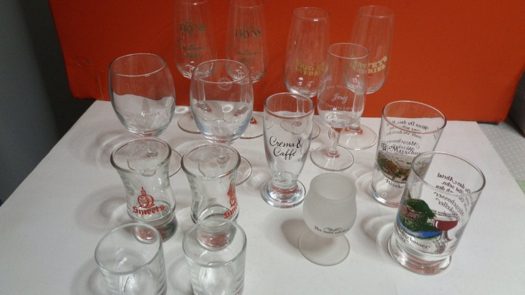 verschillende kleine glaasjes, Enlèvement ou Envoi, Comme neuf, Verres et Verres à shot