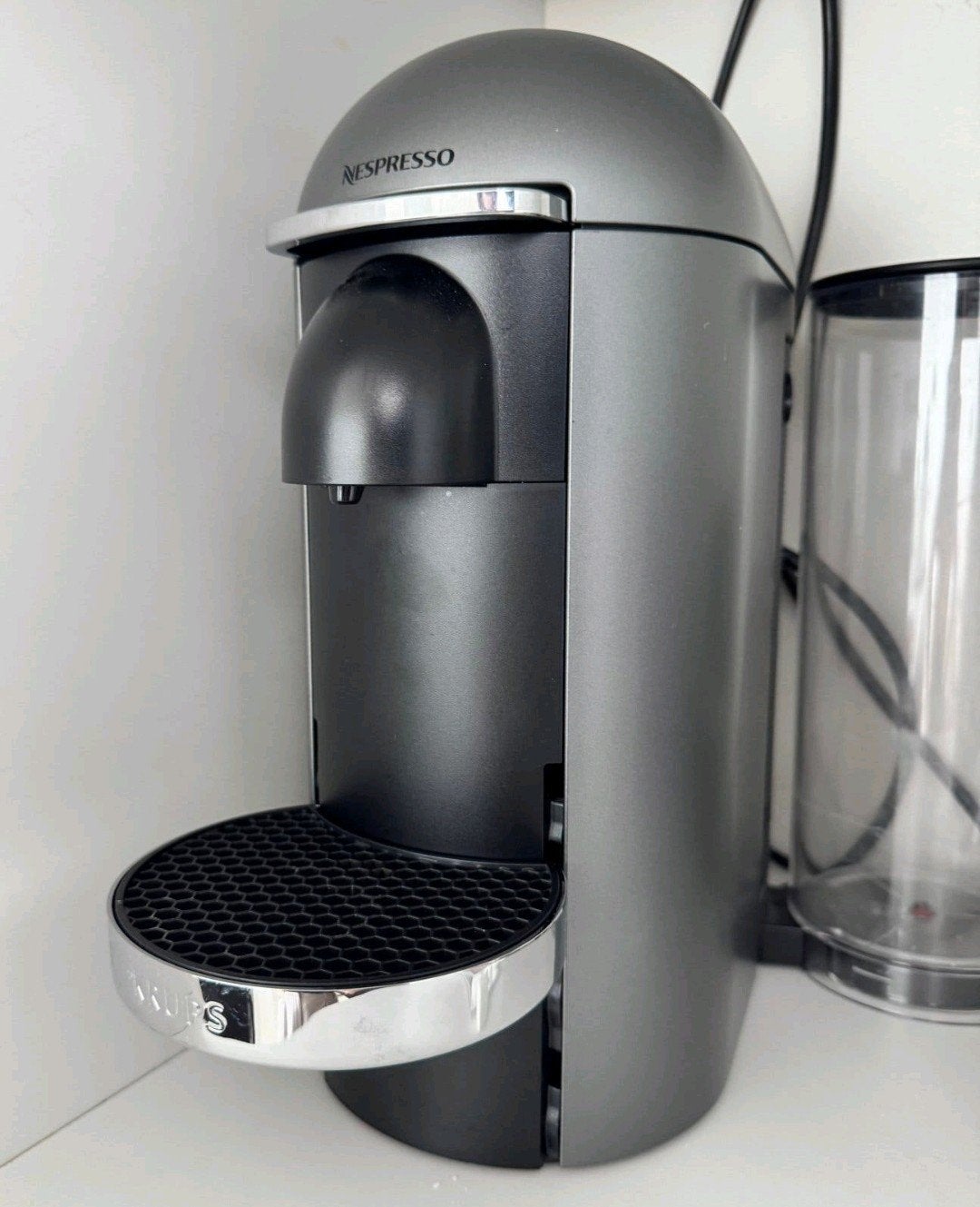 Nespresso vertuo koffiemachine, Elektronische apparatuur, Ophalen, Zo goed als nieuw, Koffiemachine