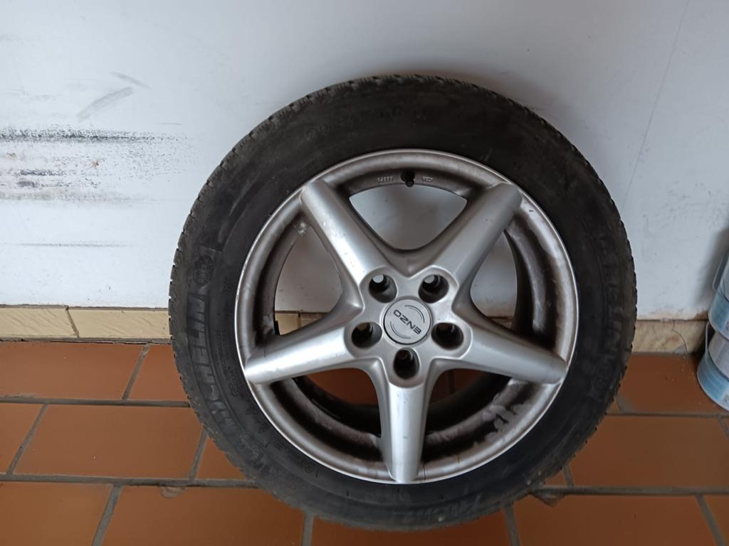 Michelin winterbanden op enzo velgen, Autos : Pièces & Accessoires, Pneus & Jantes, Enlèvement, Pneus hiver, Jante(s)