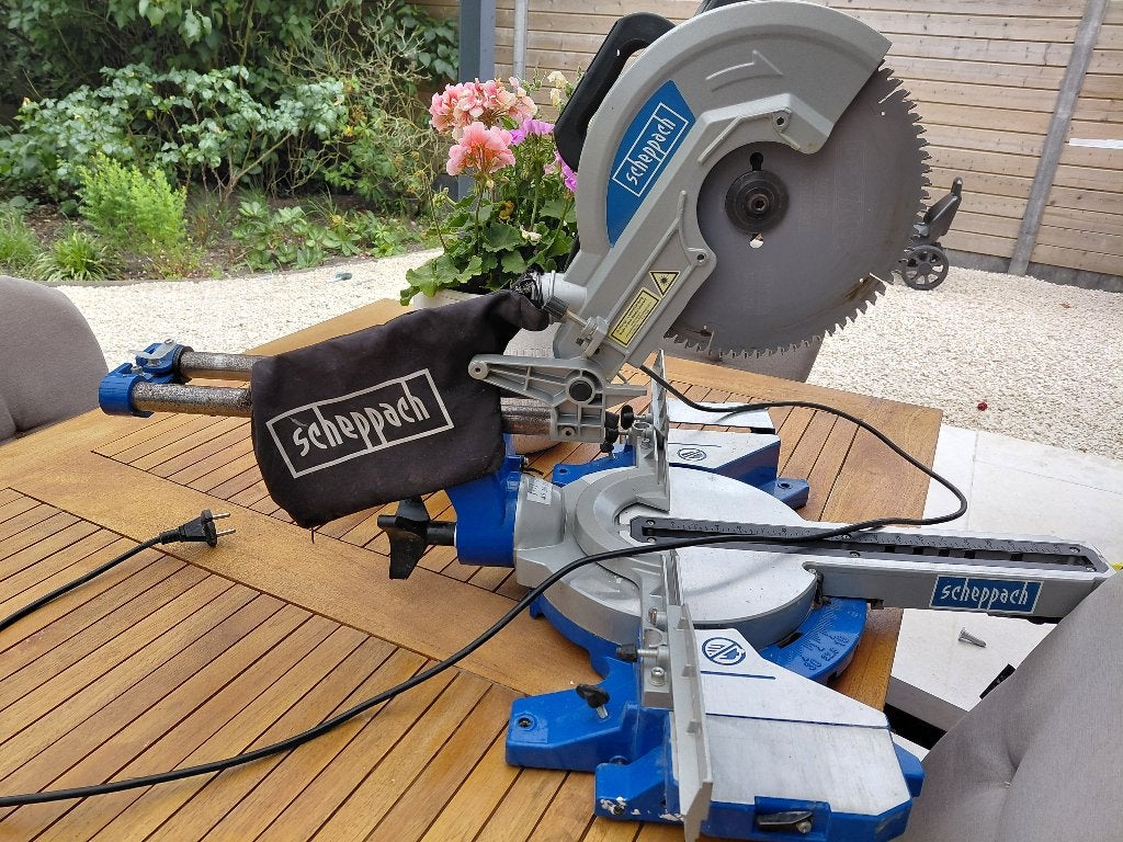 Scheppach afkort- en verstekzaag, Bricolage & Construction, Outillage | Scies mécaniques, Utilisé, Scie à onglet, 1200 watts ou plus
