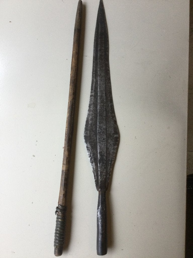 Antieke uit Congo cermoniële speer uit smeedijzer, Antiek en Kunst, Wapen, Afrika, 100 cm, Handgemaakt