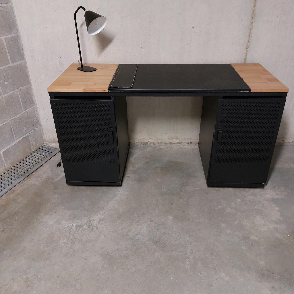 Te koop bureau, Ophalen, Zo goed als nieuw, Overige merken, Overige materialen