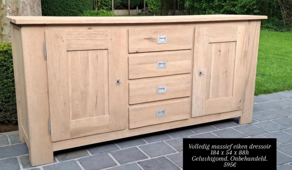 Buffet en chêne entièrement massif. Aérogommé., Maison & Meubles, Armoires | Dressoirs, Enlèvement ou Envoi