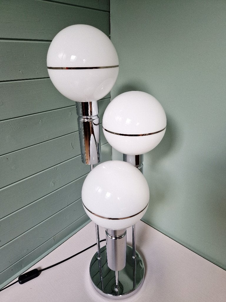 Space Age-lamp in verchroomd metaal en opaline globe, 1970, Ophalen of Verzenden