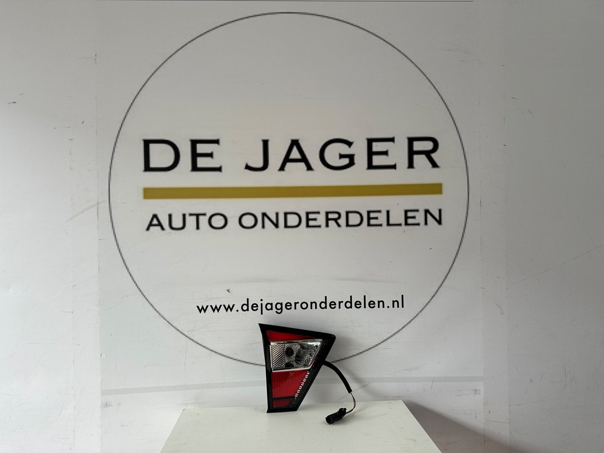 FEU ARRI RE GAUCHE FORD KUGA MK2 RESTYLIFE GV41-13A603-BF, Info@ford.com, Ford Motor Company, American Road 1
48126  Dearborn