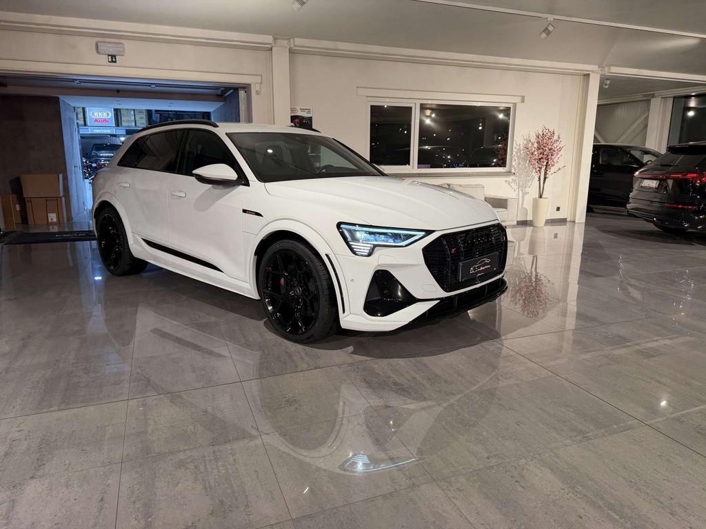 Audi SQ8 e-tron SOLD BIJ GARAGE VRIENS YVES BV! (bj 2022), Automaat, Zwart, Elektrisch, 5 zetels