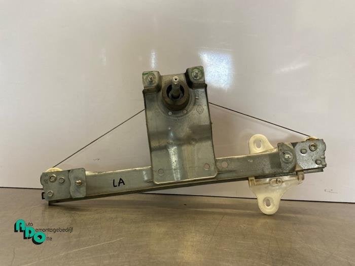 Mécanique vitre 4portes arrière gauche d'un Renault Clio (, Renault, -, 3 mois de garantie, Utilisé