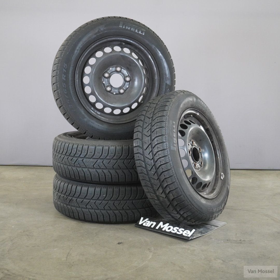 Mercedes-Benz Pirelli SnowControl 185/65/R15, Auto-onderdelen, Banden en Velgen, Gebruikt, 15 inch, -, -