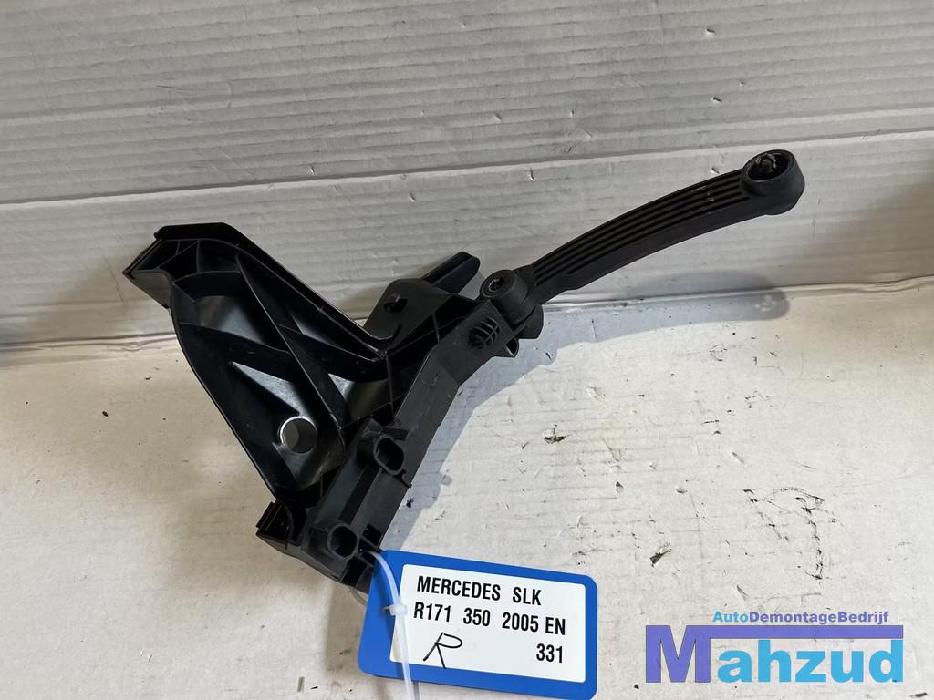 MERCEDES SLK R171 Rechts bagage kap 2005-2011 A1719630214, Gebruikt, Mercedes-Benz AG, Mercedes-Benz, Mercedesstrasse 120
70372  Stuttgart, DE