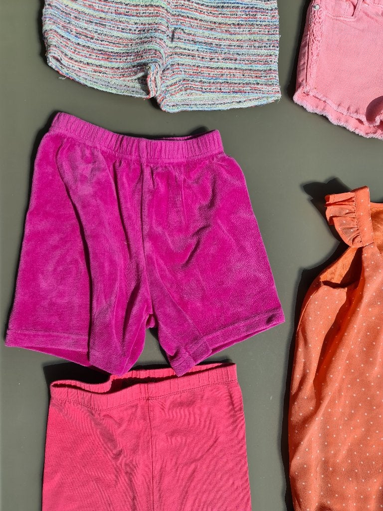 korte broek 104, Kinderen en Baby's, Kinderkleding | Maat 104, Ophalen, Zo goed als nieuw, Broek