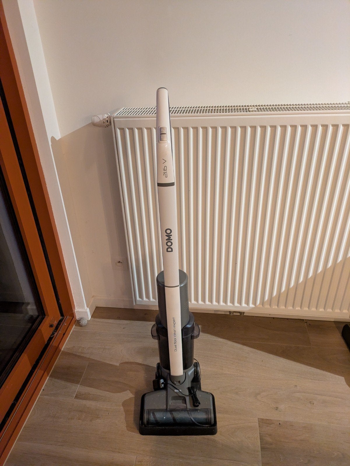Domo D0236SW Vloerreiniger, Autres marques, Enlèvement, Utilisé, Moins de 1 200 watts