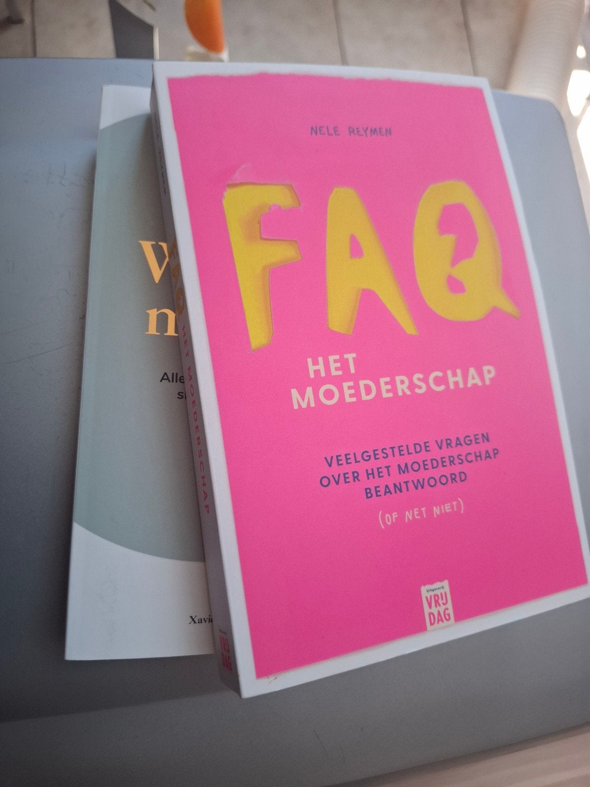 lire des livres, la maternité et des faits sur les bébés, no, Livres, Mode, Enlèvement