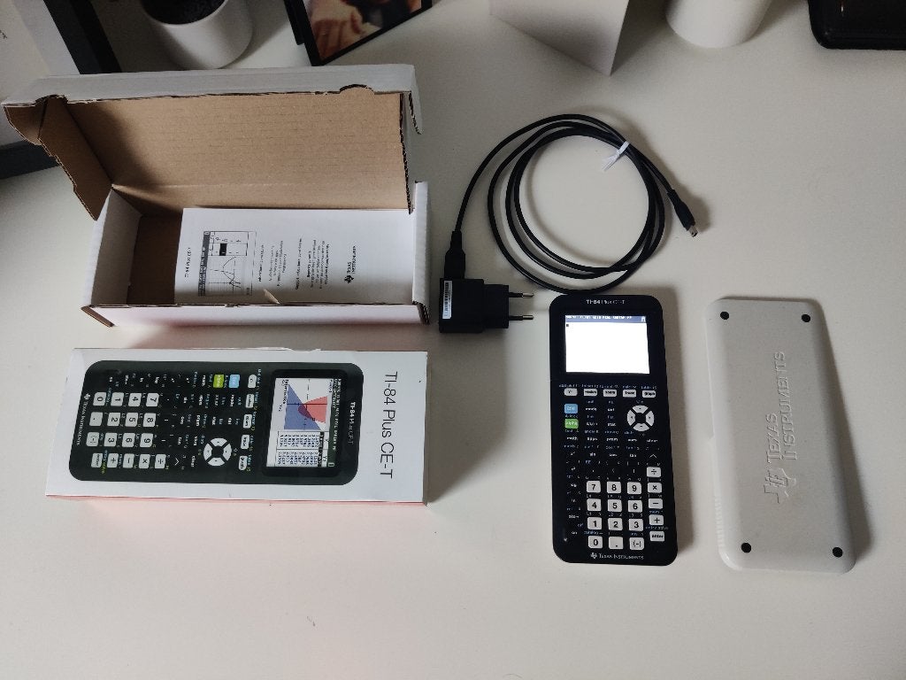 Calculatrice graphique Texas Instruments TI-84 Plus CE-T, Enlèvement ou Envoi, Calculatrices graphique, Comme neuf
