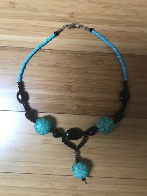 collier/ tour de cou Pierre semi précieuses turquoises, Bijoux, Sacs & Beauté, Enlèvement ou Envoi, Comme neuf