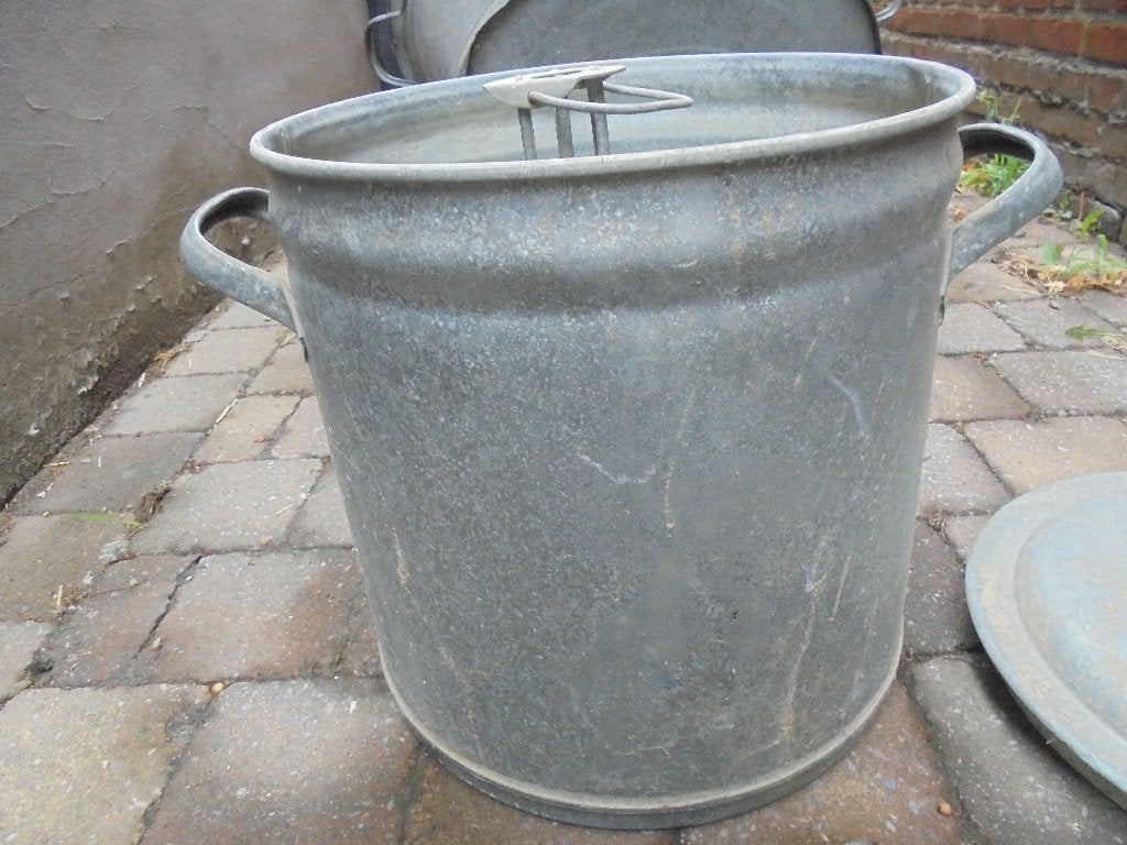 zinken ketel met deksel, Enlèvement