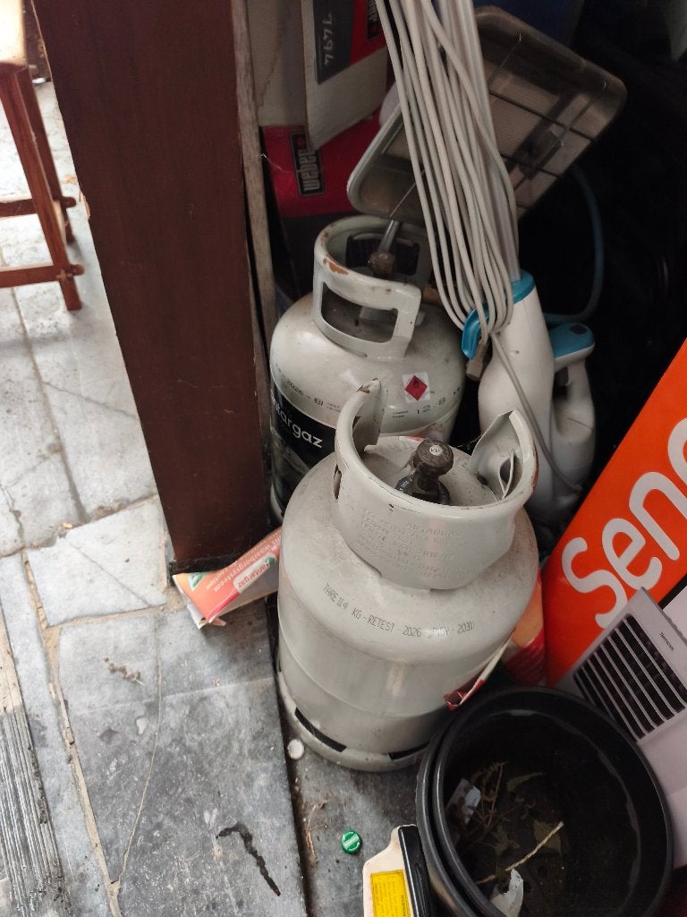 Bouteille de gaz, Enlèvement, Comme neuf