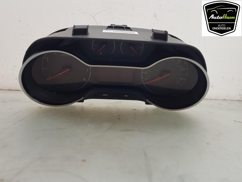 INSTRUMENTS DE BORD Opel Crossland (X) (01-2017/05-2018), Utilisé, Opel