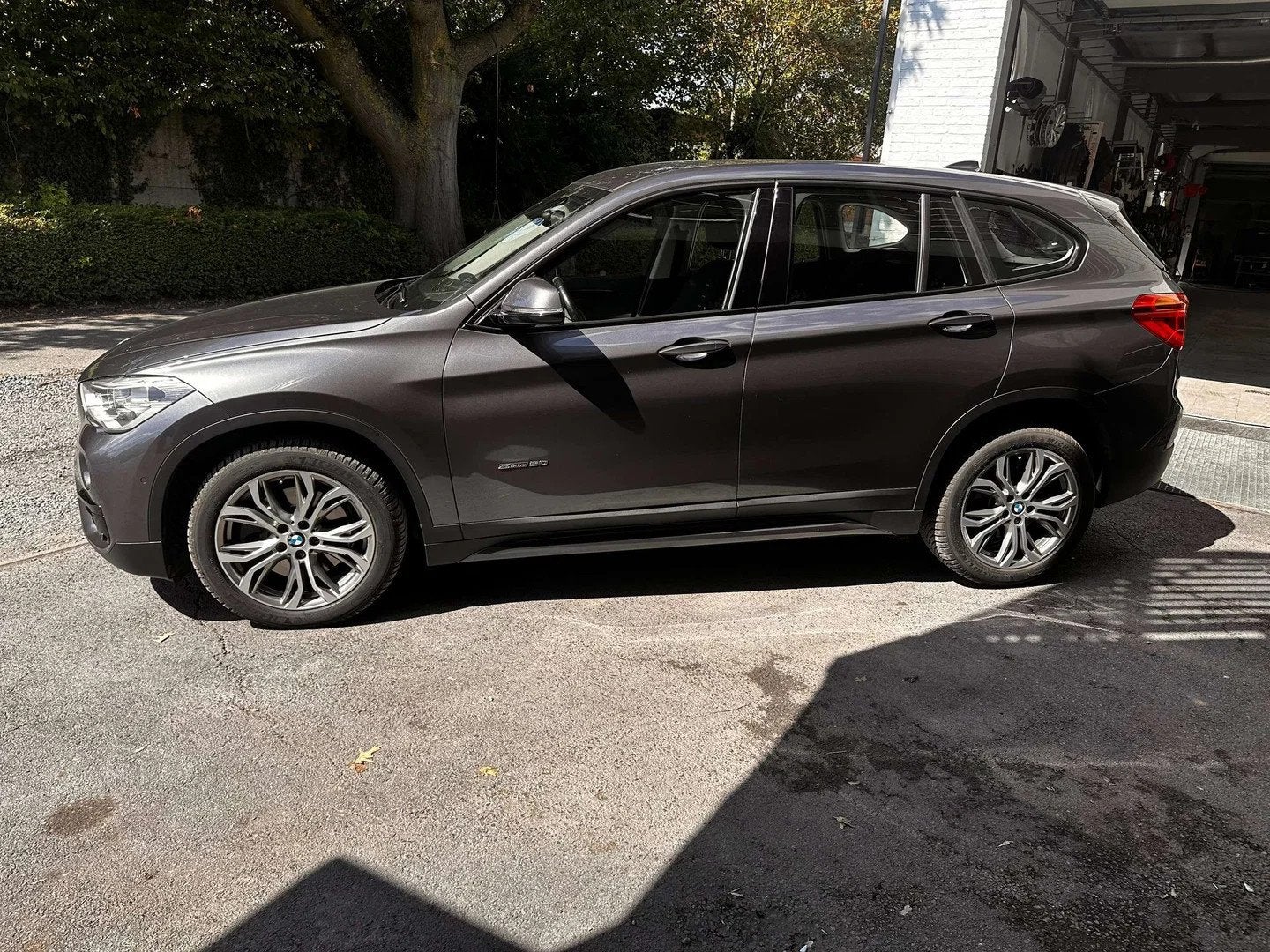 BMW X1 X1 2.0iAS sDrive20 sportline (automatique), X1, Argent ou Gris, Achat, Euro 6