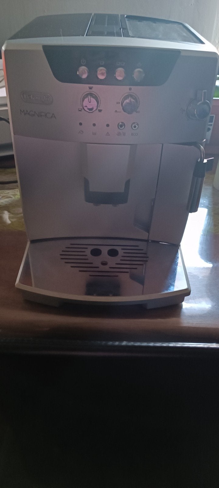 Delonghi magnifika, Electroménager, Cafetières, Autres modèles, Réservoir d'eau amovible, Café en grains, Reconditionné