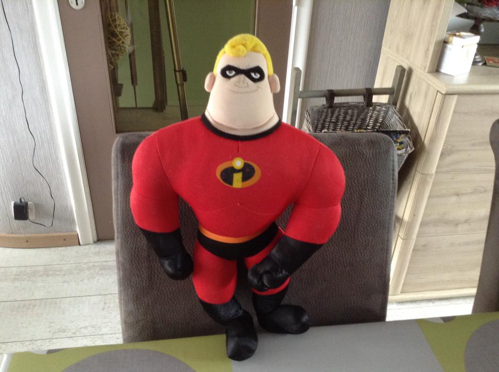 Personnage en peluche Disney-Pixar Mr. Incredibles (40 cm), Disney, Rouge, Moyen (20 à 80 cm), Utilisé