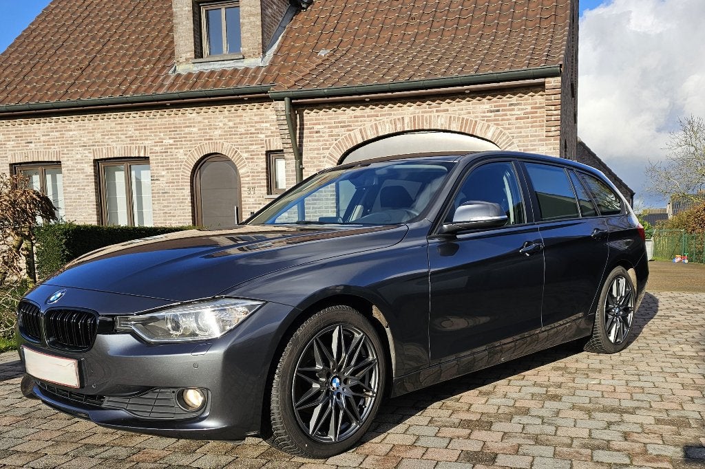 BMW 318d Touring (F31) – Goed onderhouden – Handgeschakeld, Auto's, BMW, Particulier, 3 Reeks, Airconditioning, Bi-Xenon koplampen