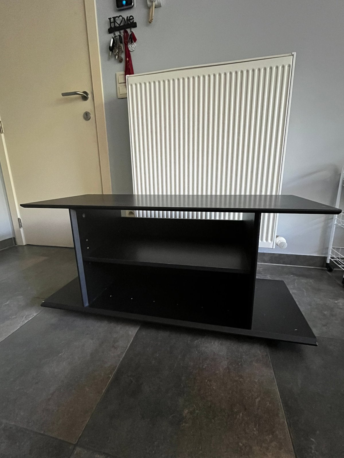 Moderne zwarte salontafel, Modern gelamineerd spaanplaat, 25 à 50 cm, Moins de 100 cm, Comme neuf