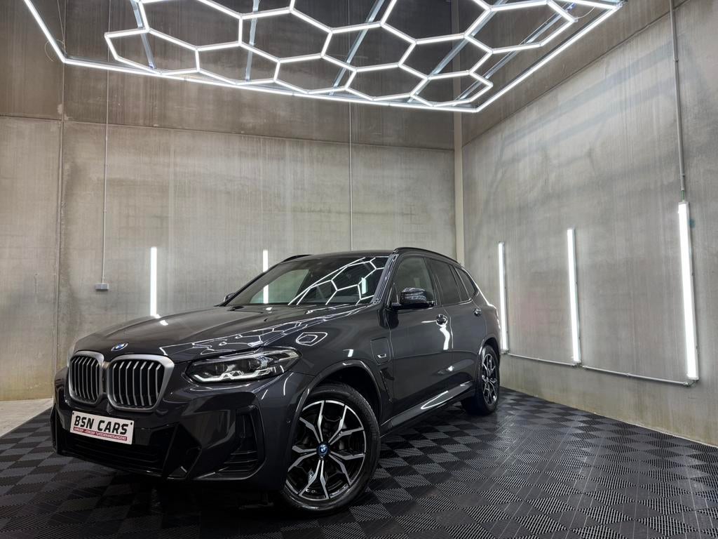 BMW X3 xDrive30e//MPACK/BTW/360CAMERA/CARPLAY/SHADOW/GRNTIE, Auto's, Automaat, Zwart, Leder, 5 zetels