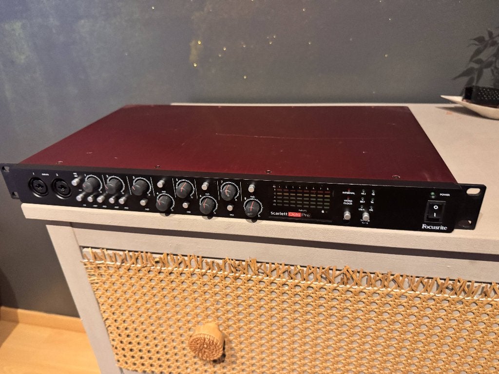 Focusrite Octo Pre, TV, Hi-fi & Vidéo, Appareils professionnels, Enlèvement, Utilisé, Audio